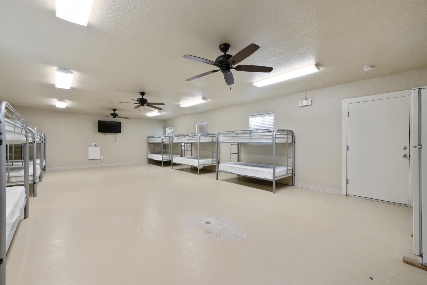 638 W Kern, Dinuba, CA 93618