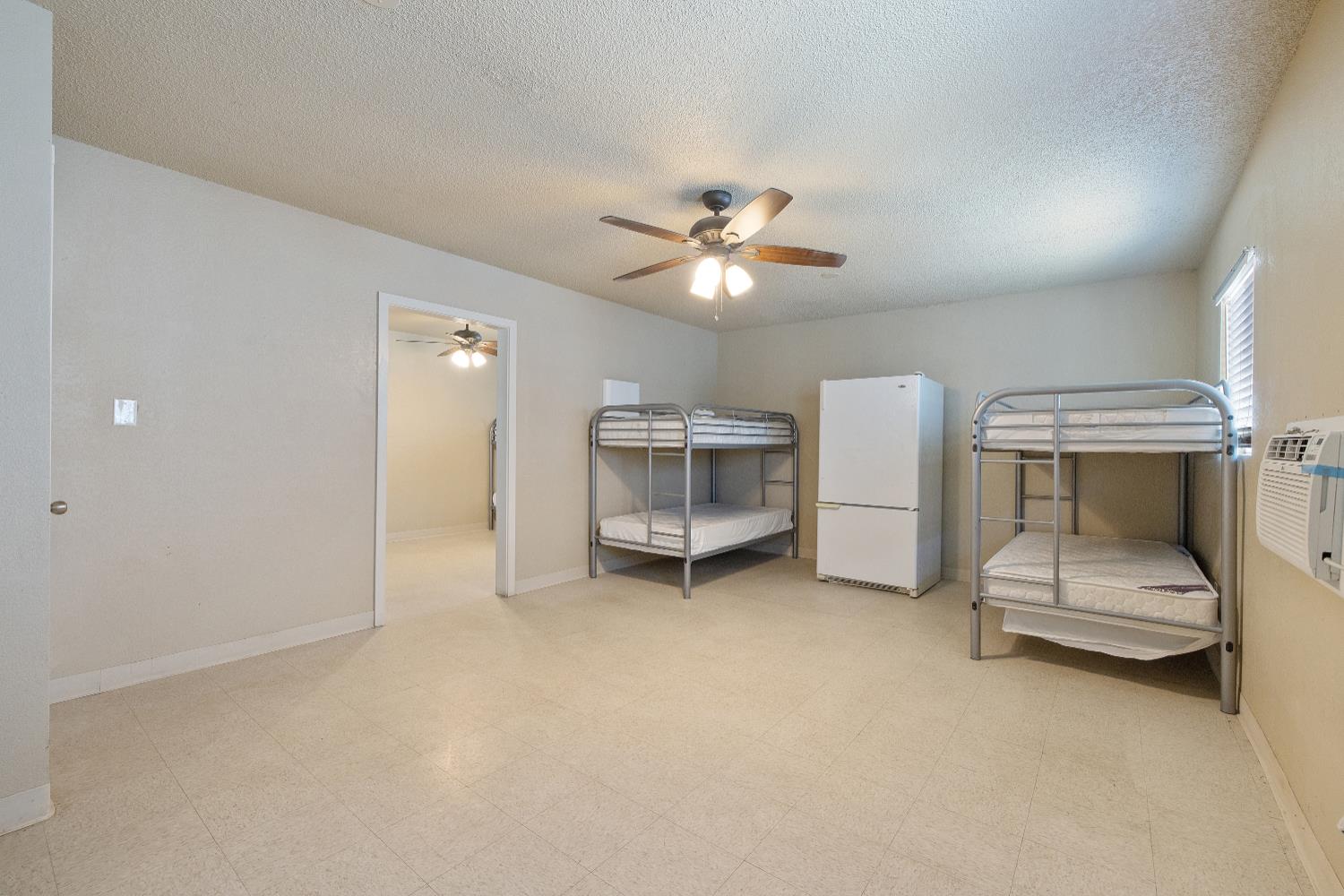 638 W Kern, Dinuba, CA 93618