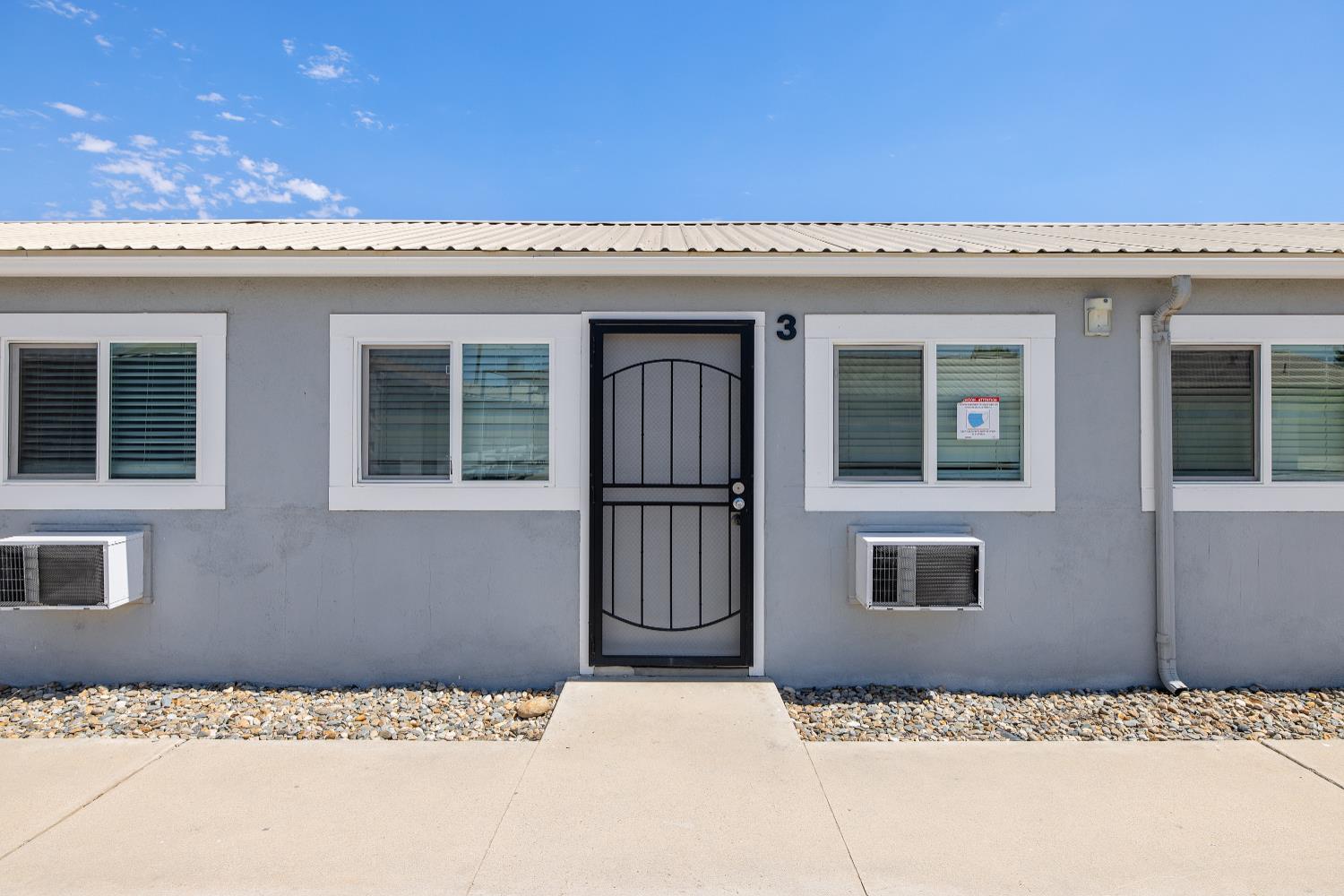 638 W Kern, Dinuba, CA 93618
