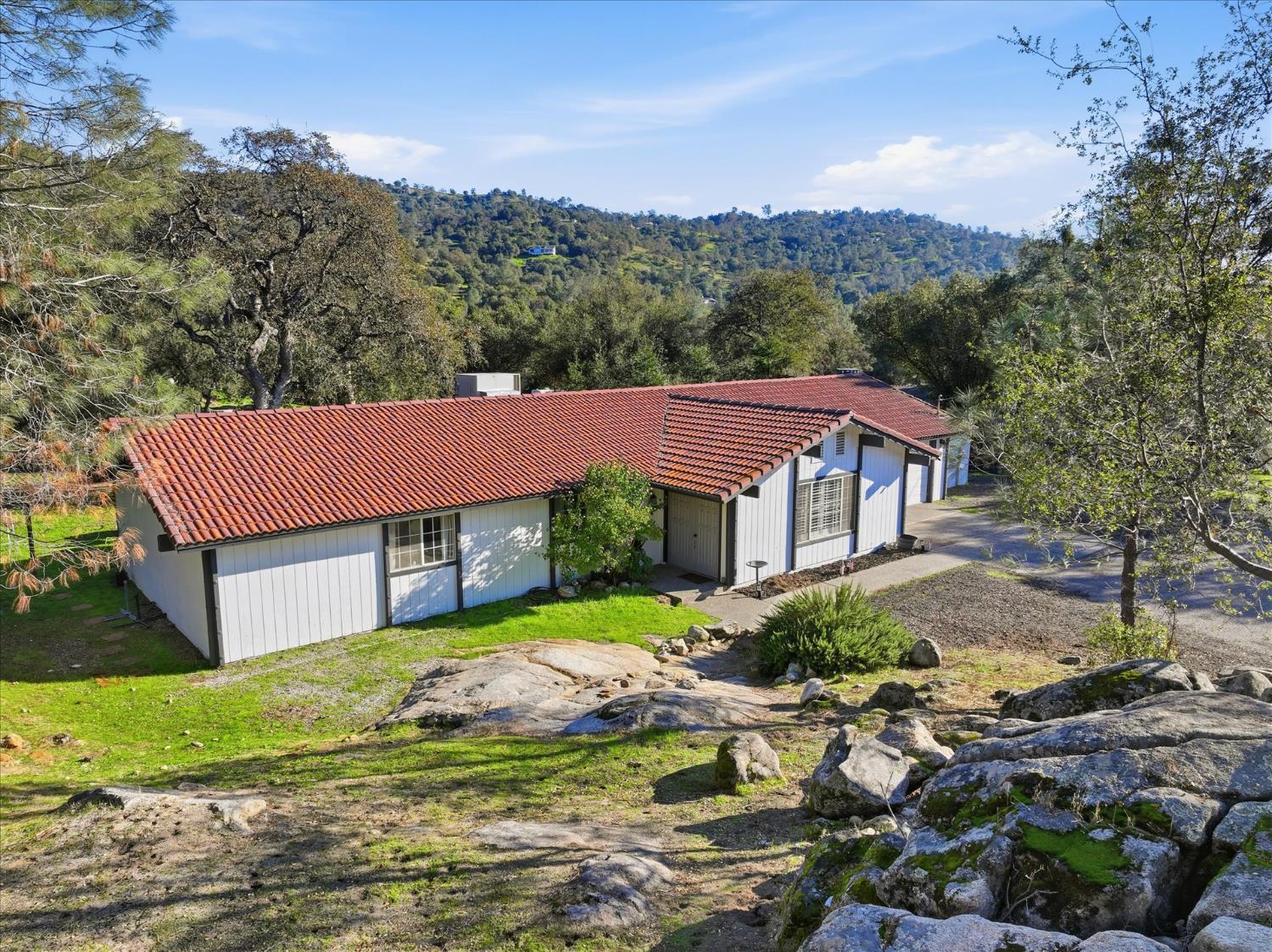 31083 Moccassin Ct, Coarsegold, CA 93614