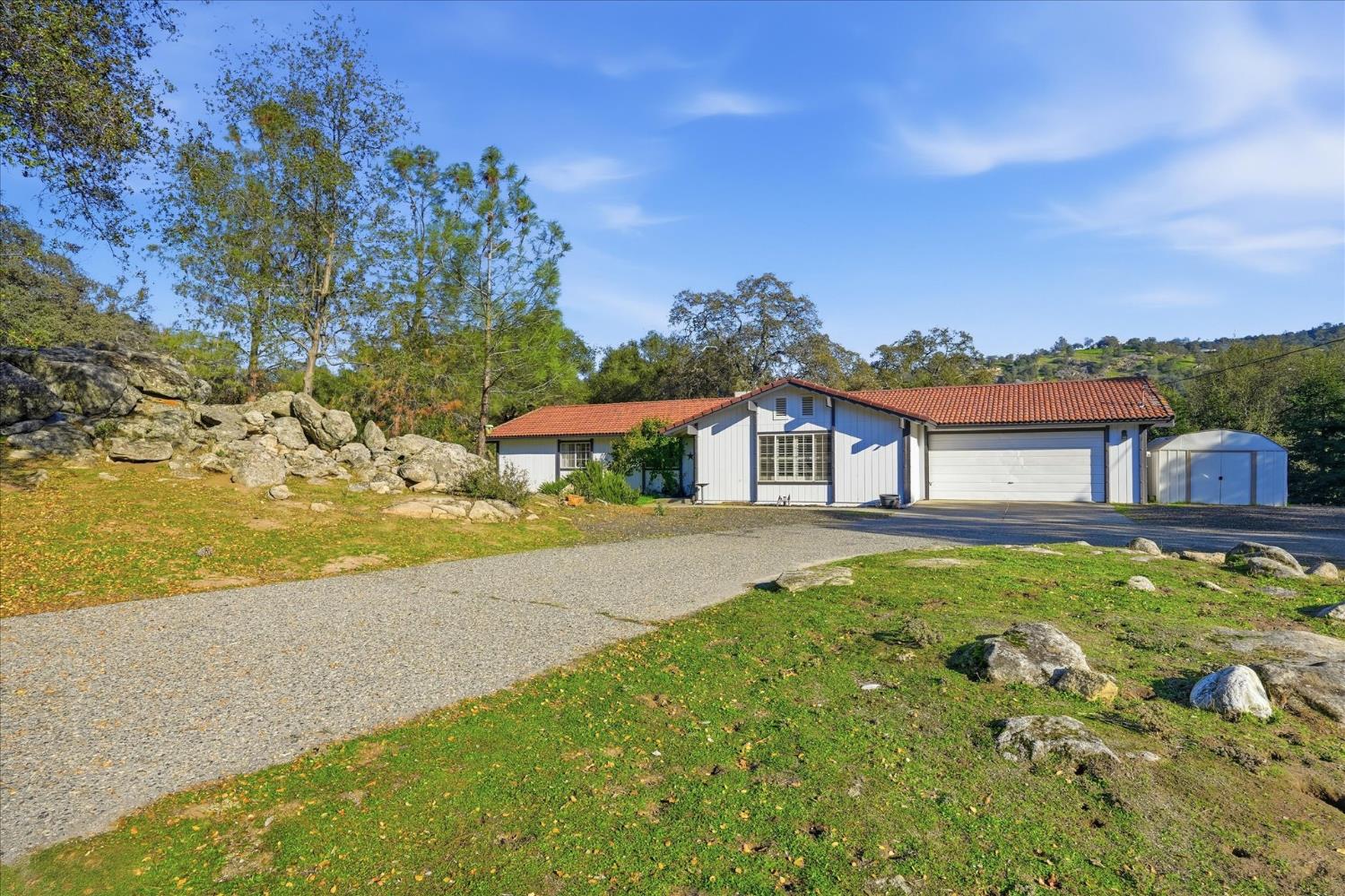 31083 Moccassin Ct, Coarsegold, CA 93614