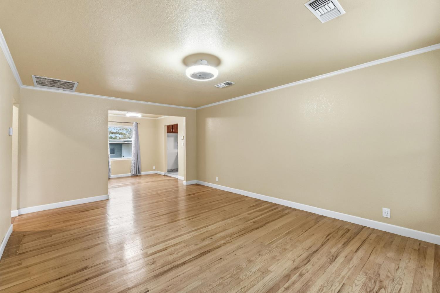 1329 E Princeton Ave, Fresno, CA 93704