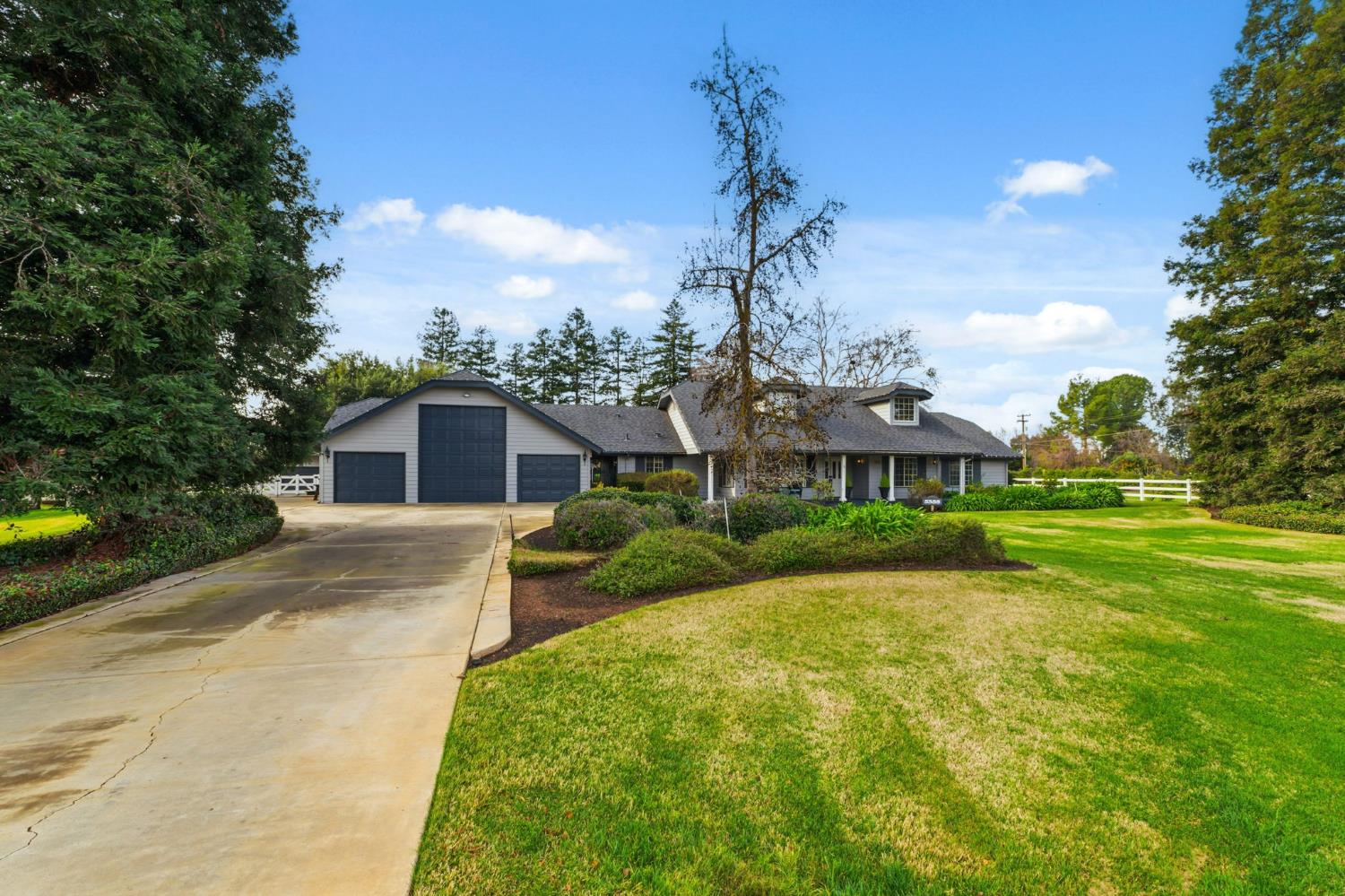 5355 Poinsetta Ave, Clovis, CA 93619