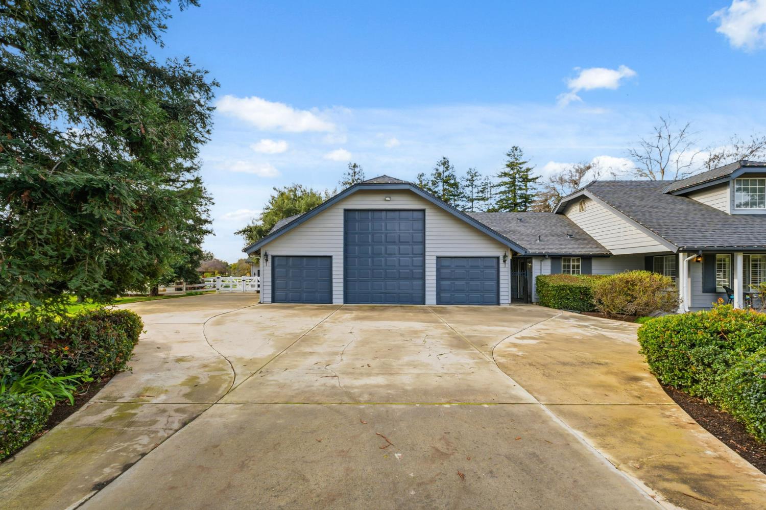 5355 Poinsetta Ave, Clovis, CA 93619