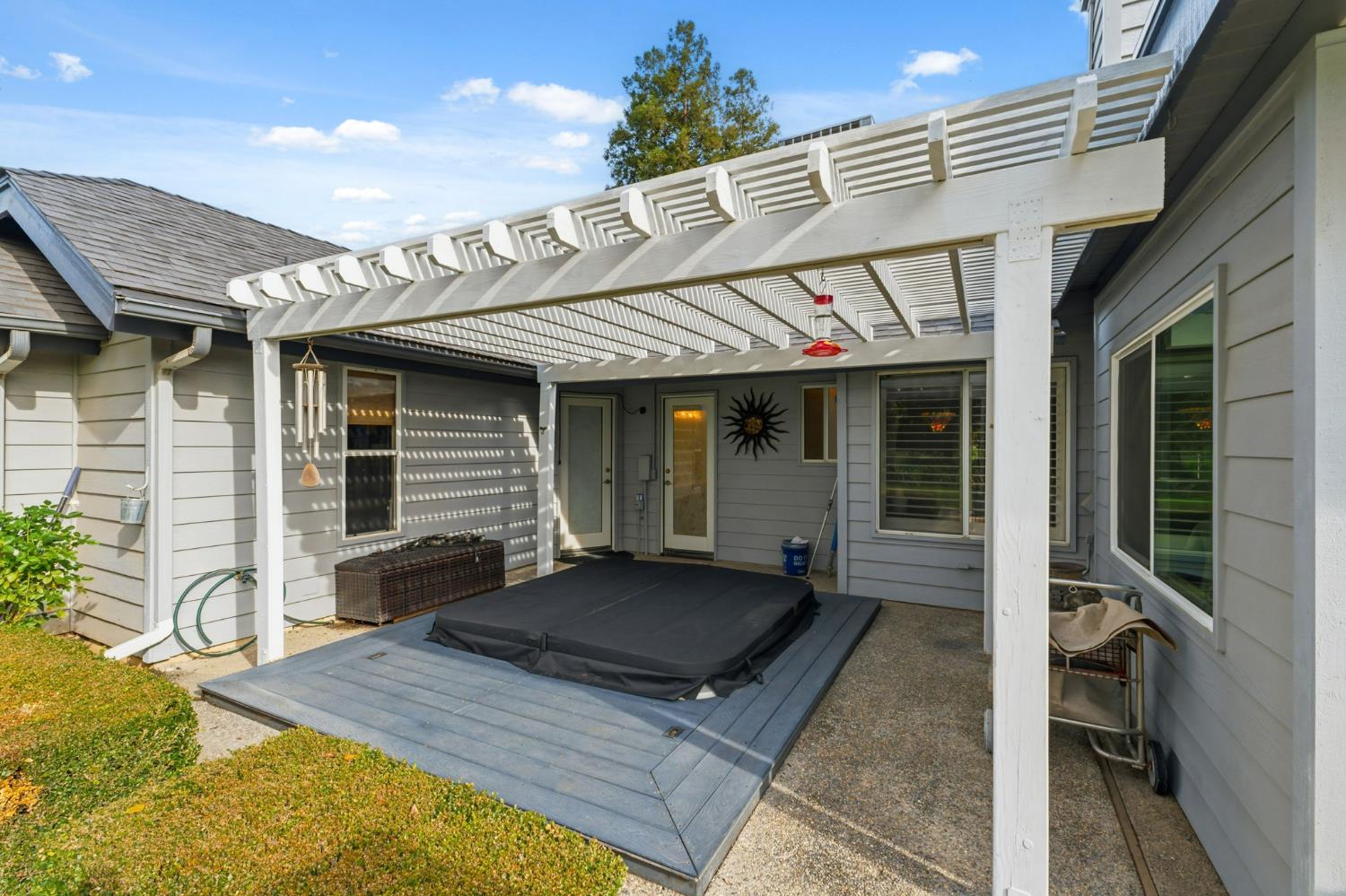 5355 Poinsetta Ave, Clovis, CA 93619