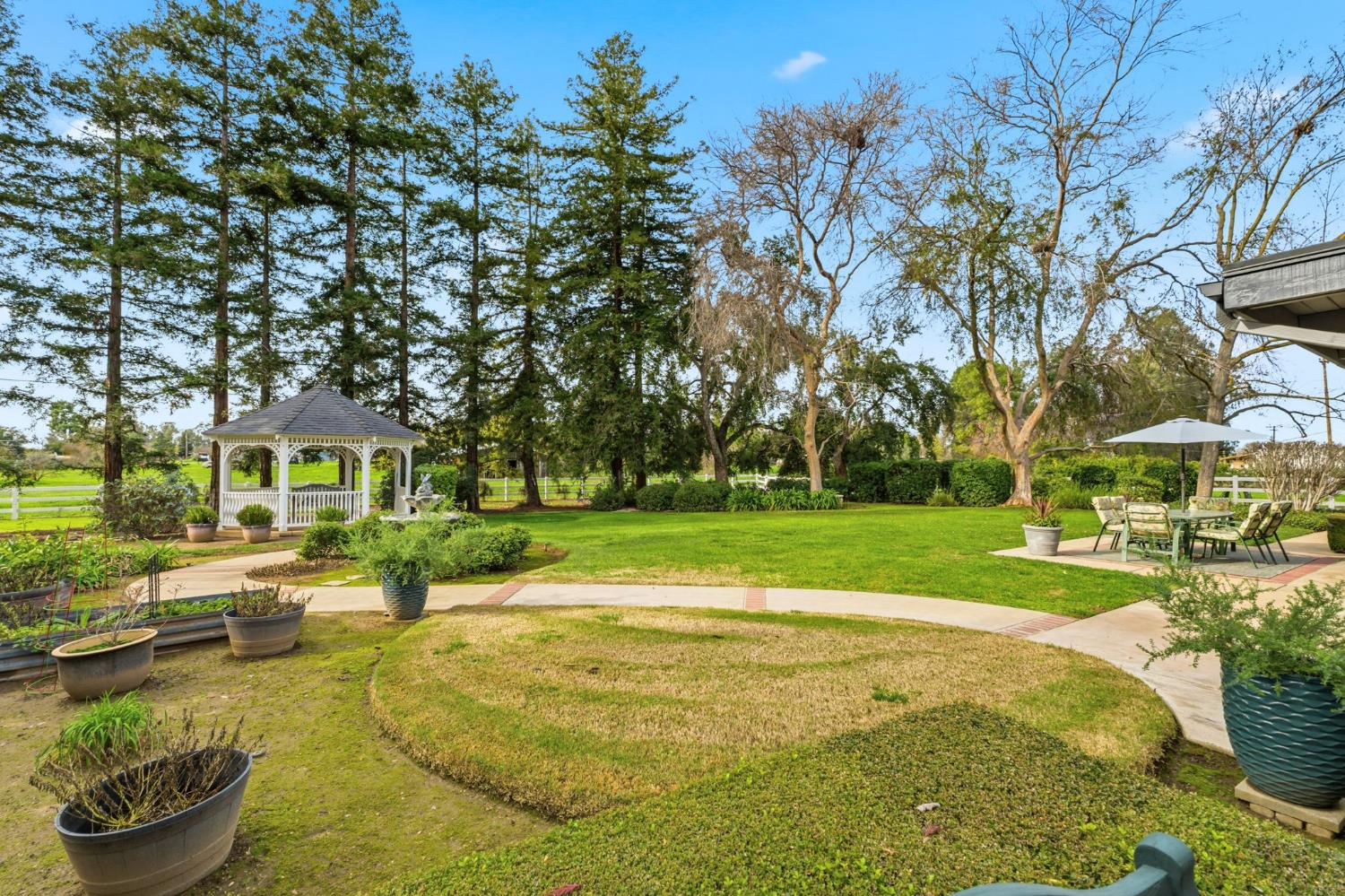 5355 Poinsetta Ave, Clovis, CA 93619