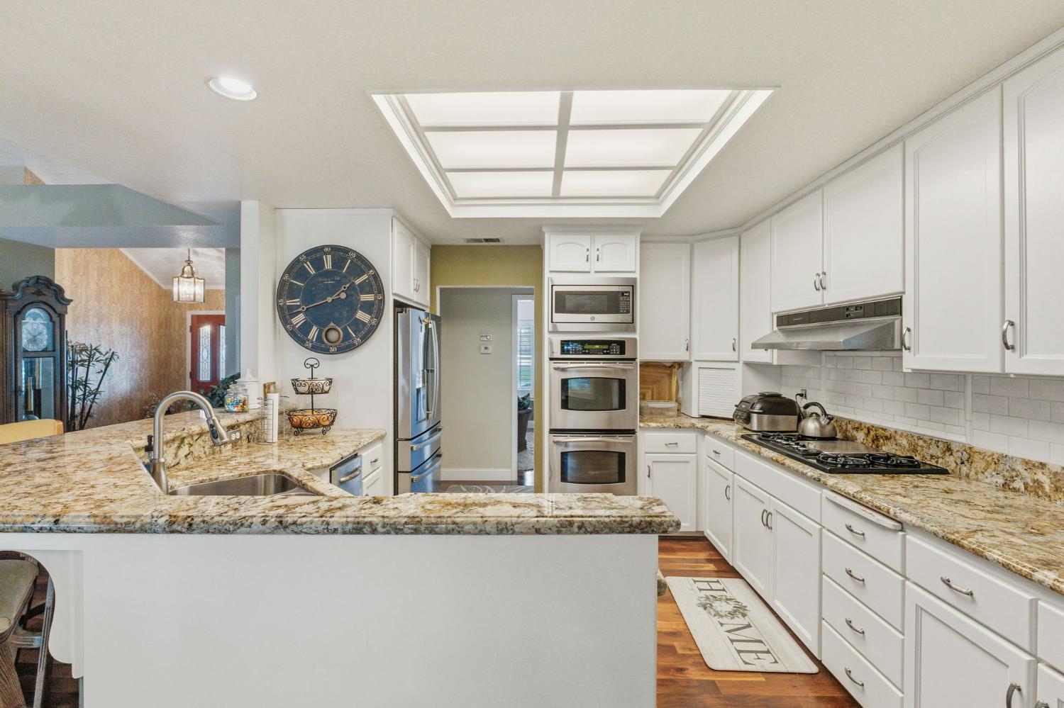 5355 Poinsetta Ave, Clovis, CA 93619