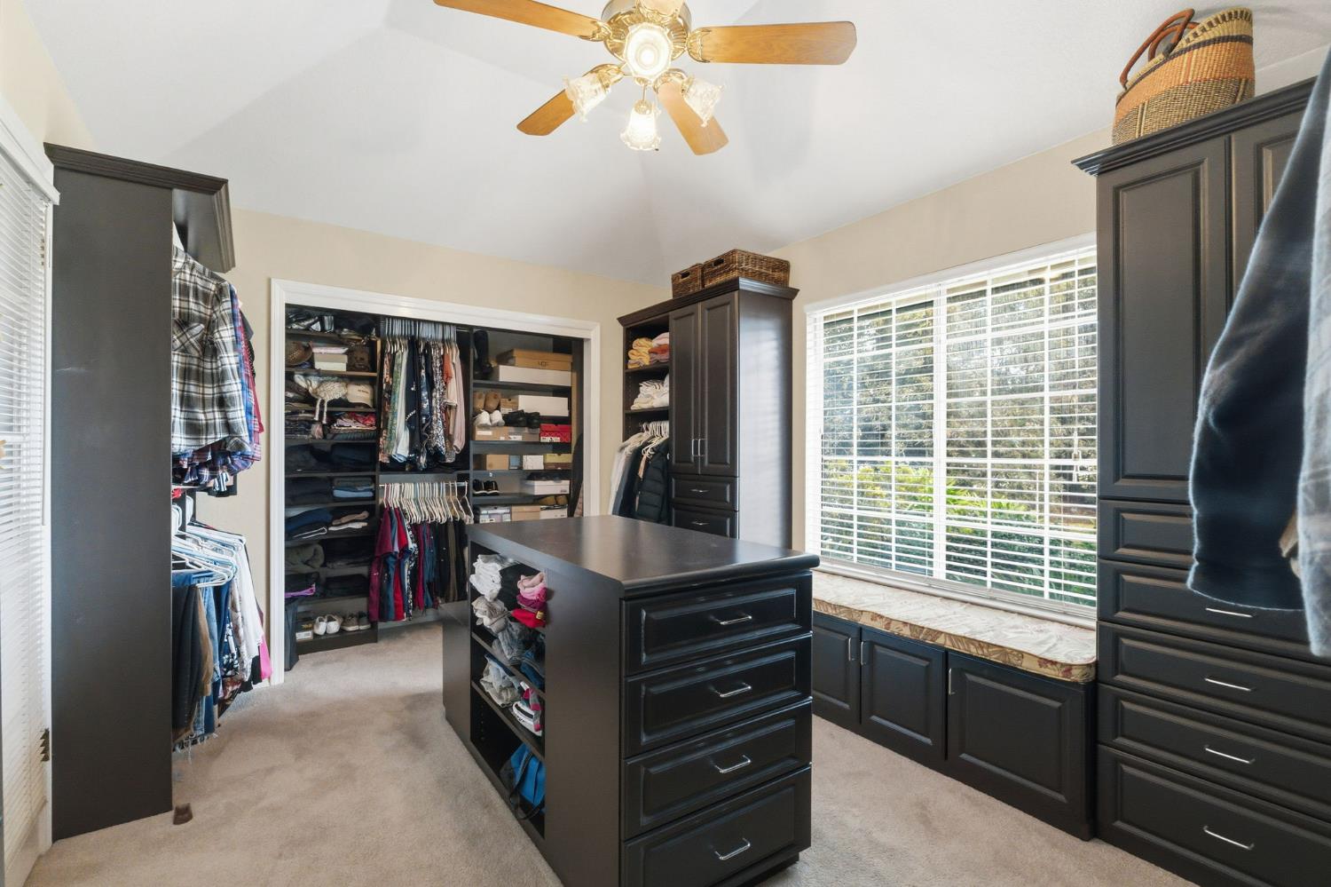 5355 Poinsetta Ave, Clovis, CA 93619