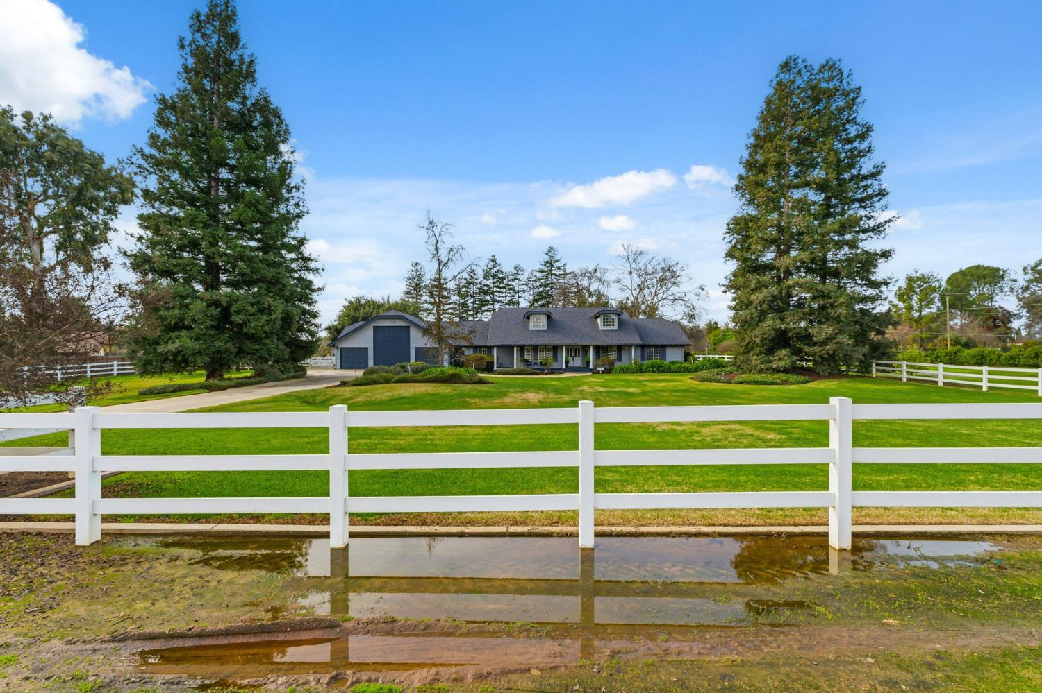 5355 Poinsetta Ave, Clovis, CA 93619