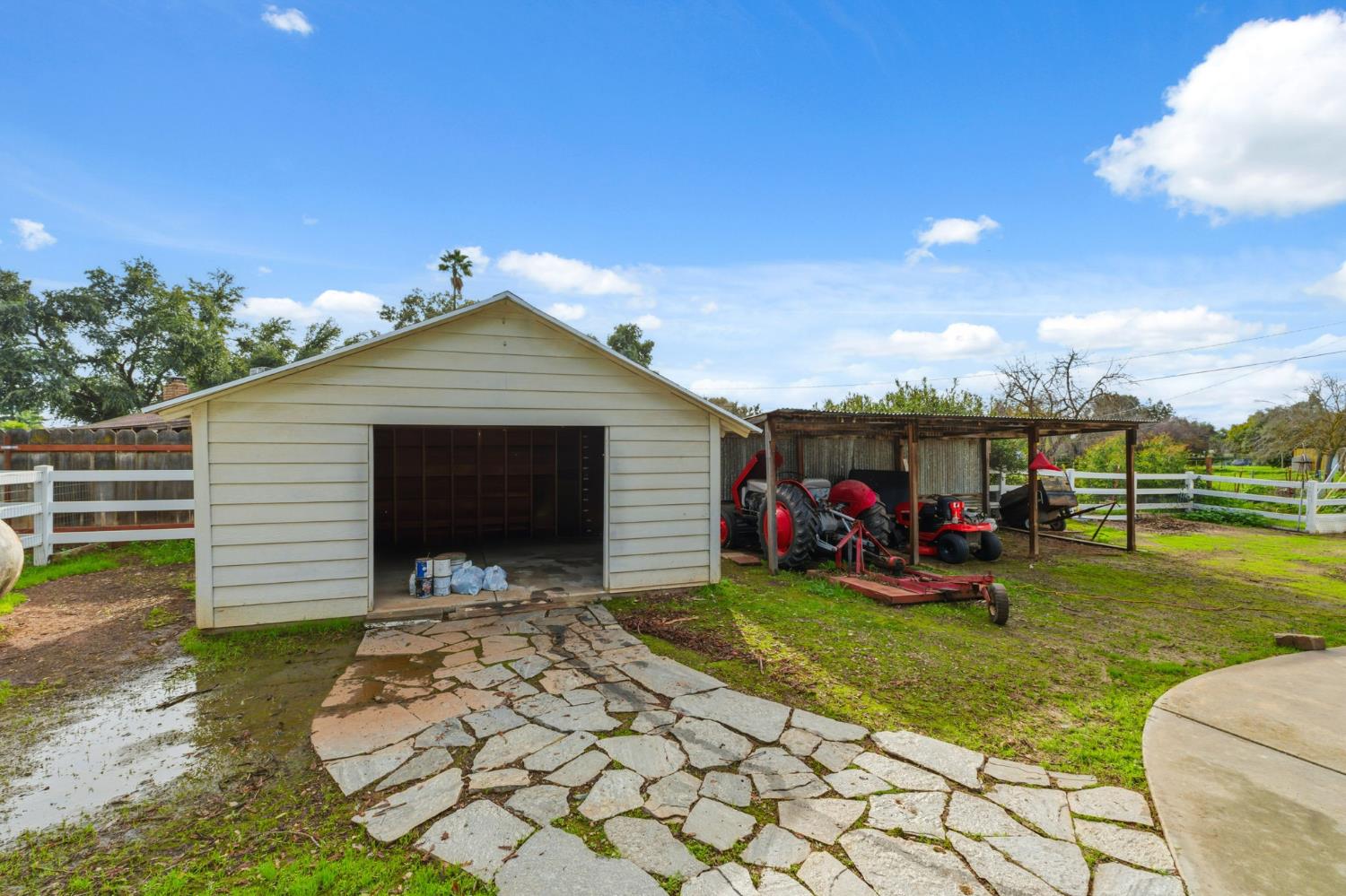 5355 Poinsetta Ave, Clovis, CA 93619