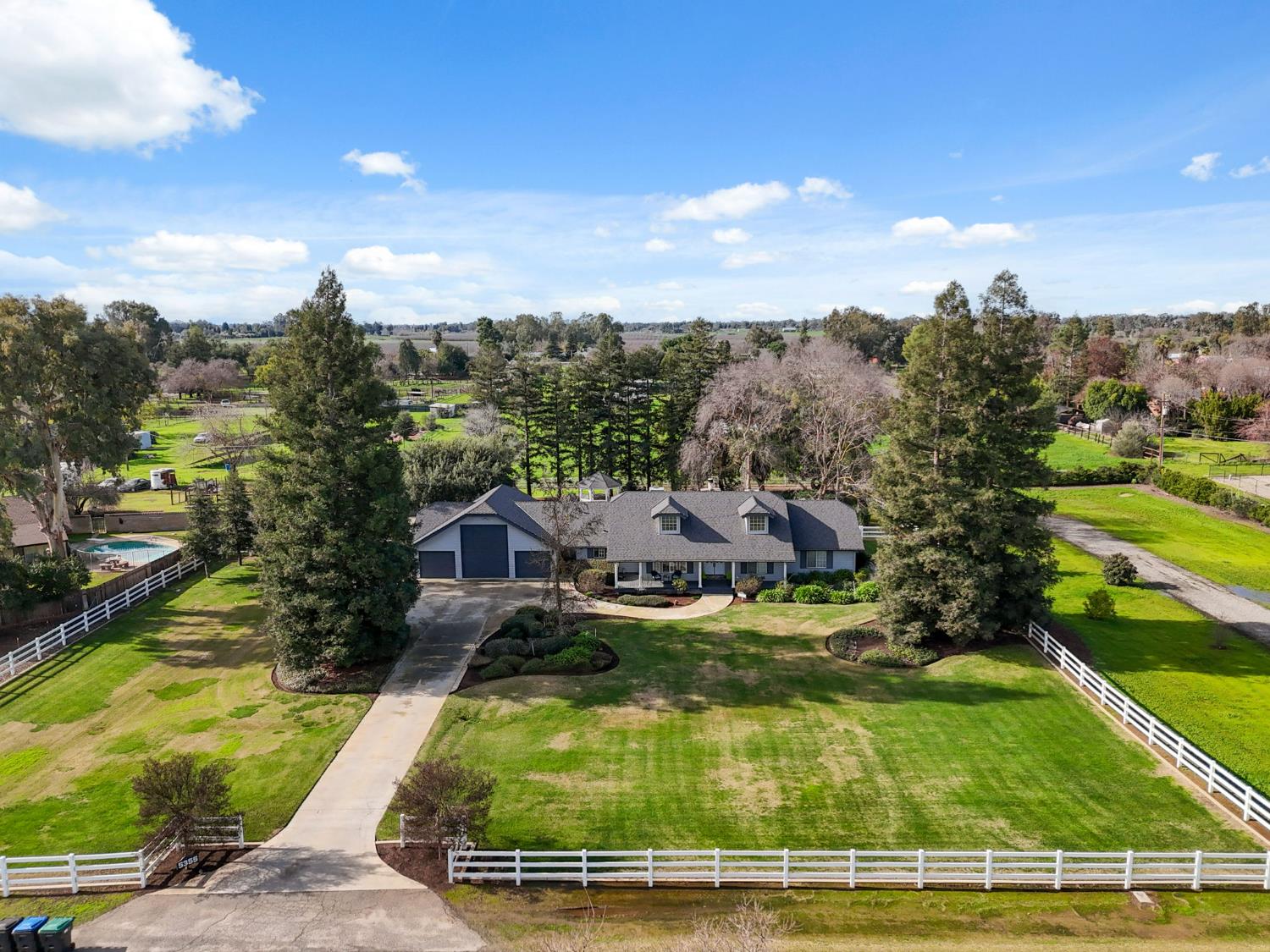 5355 Poinsetta Ave, Clovis, CA 93619