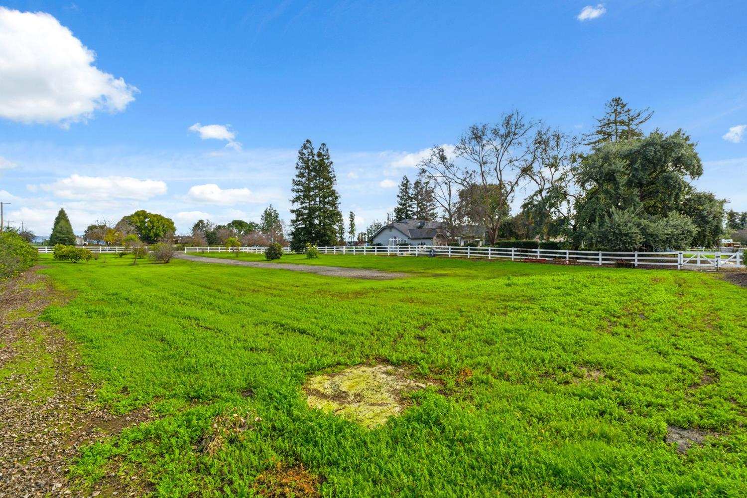 5355 Poinsetta Ave, Clovis, CA 93619