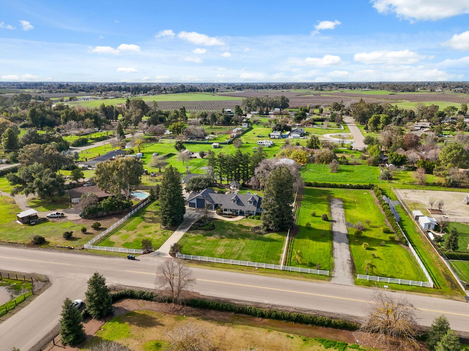 5355 Poinsetta Ave, Clovis, CA 93619