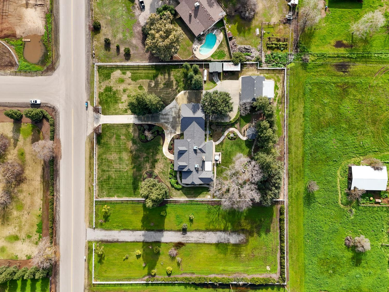 5355 Poinsetta Ave, Clovis, CA 93619