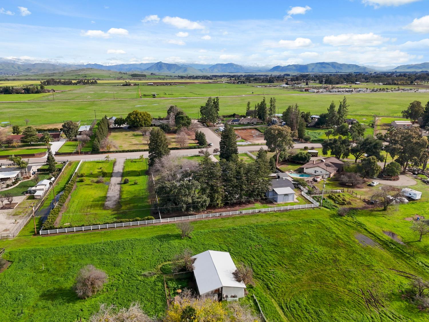 5355 Poinsetta Ave, Clovis, CA 93619