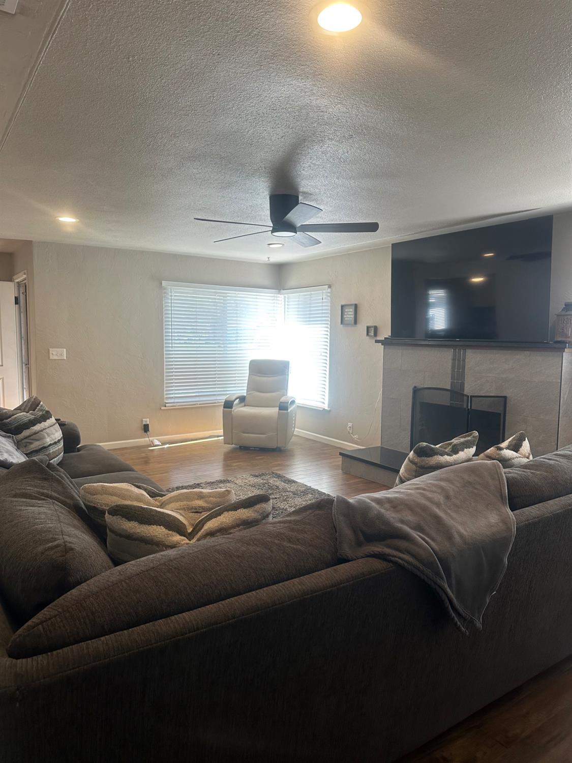 5545 E Washington Ave, Fresno, CA 93727