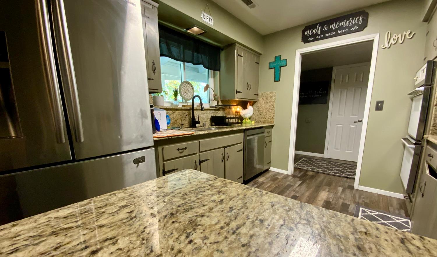 48833 Rock Point Rd, Oakhurst, CA 93644