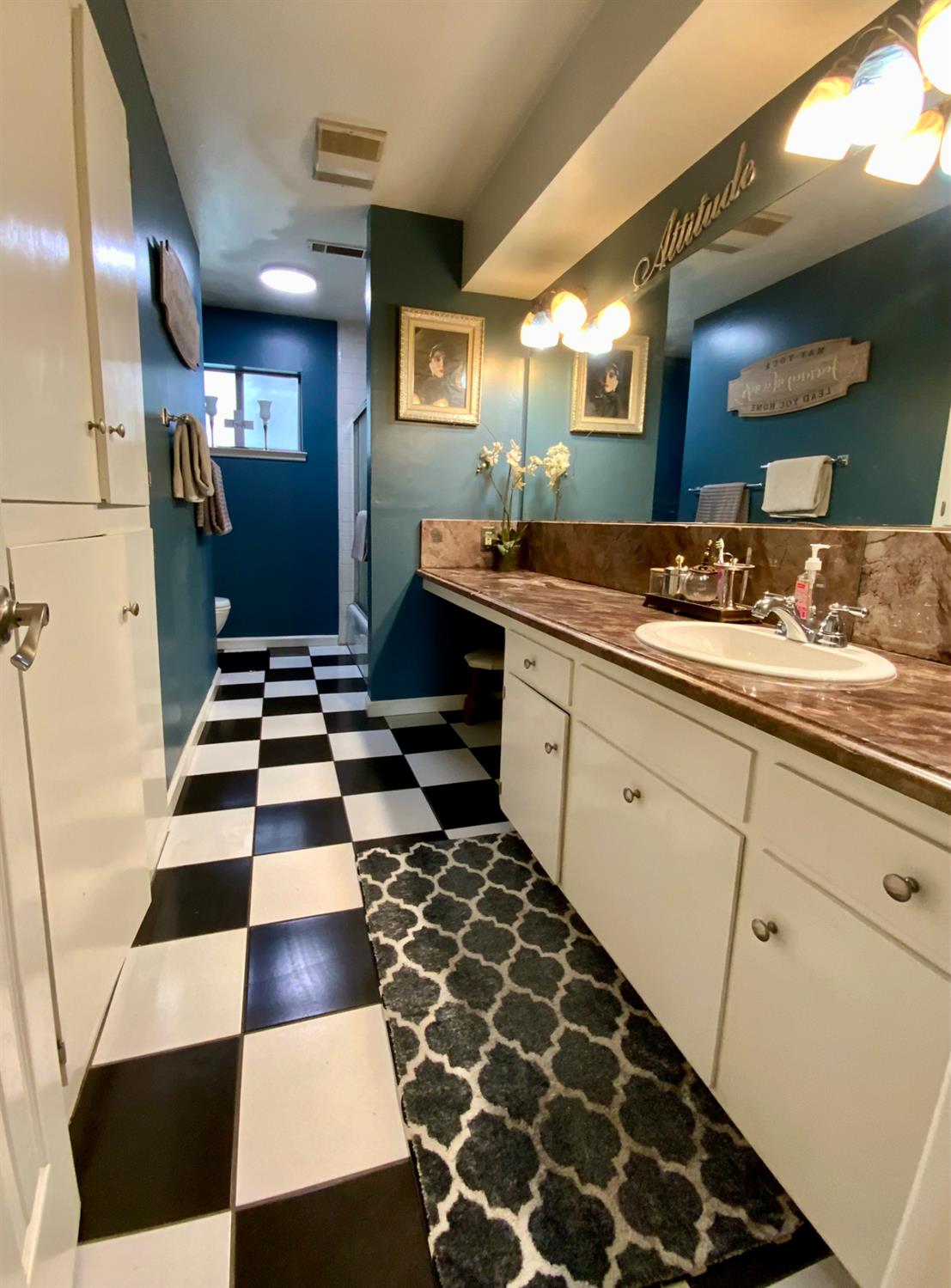 48833 Rock Point Rd, Oakhurst, CA 93644