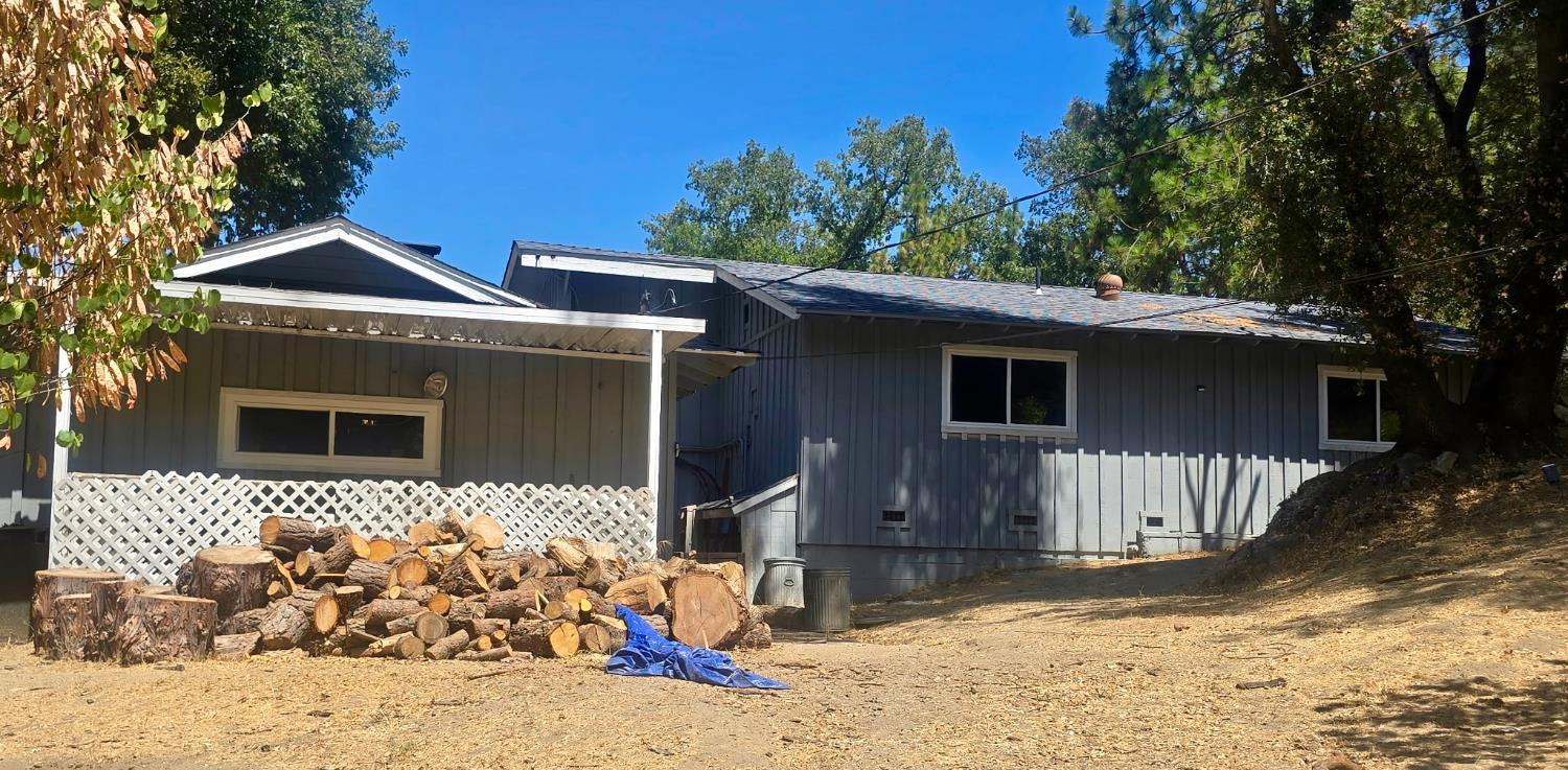 48833 Rock Point Rd, Oakhurst, CA 93644