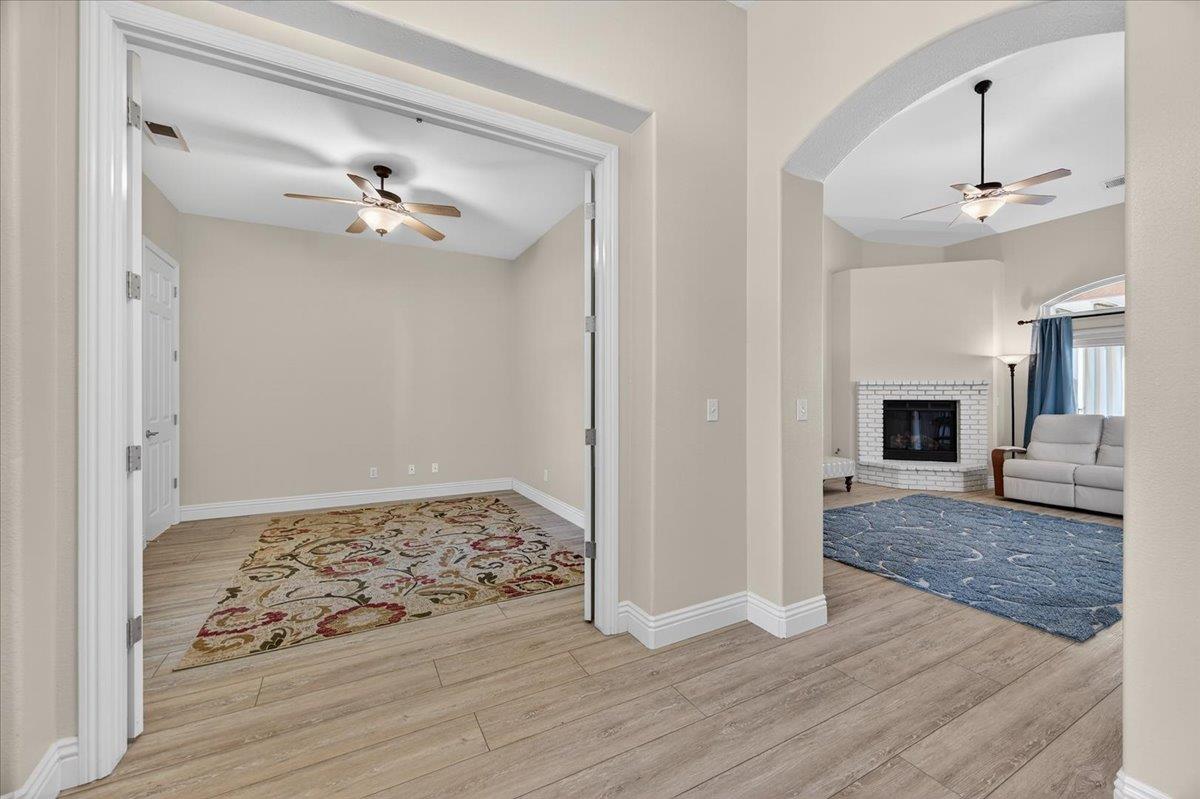 174 N Lind Ave, Clovis, CA 93612