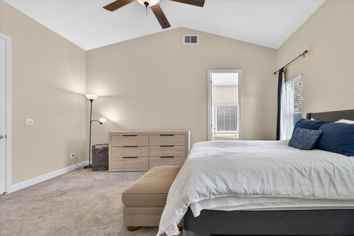 174 N Lind Ave, Clovis, CA 93612