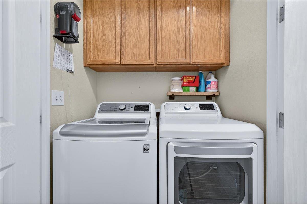 174 N Lind Ave, Clovis, CA 93612