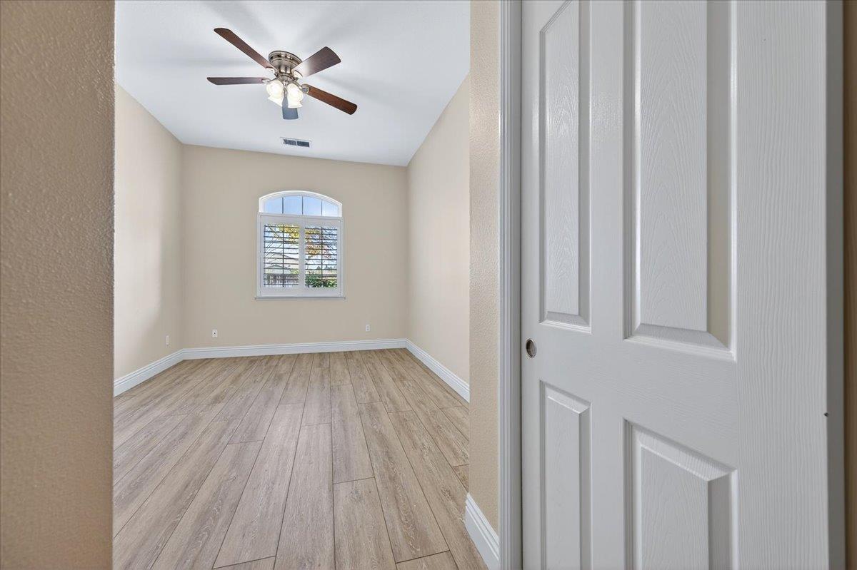 174 N Lind Ave, Clovis, CA 93612