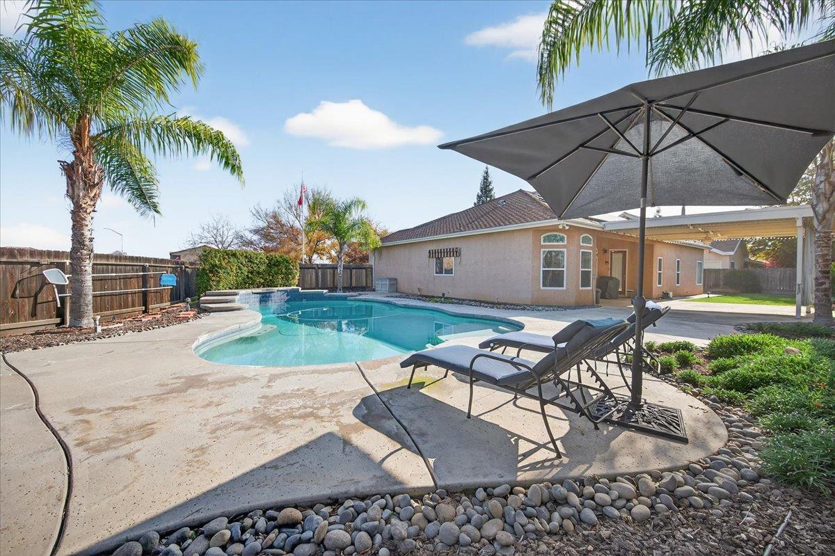 174 N Lind Ave, Clovis, CA 93612