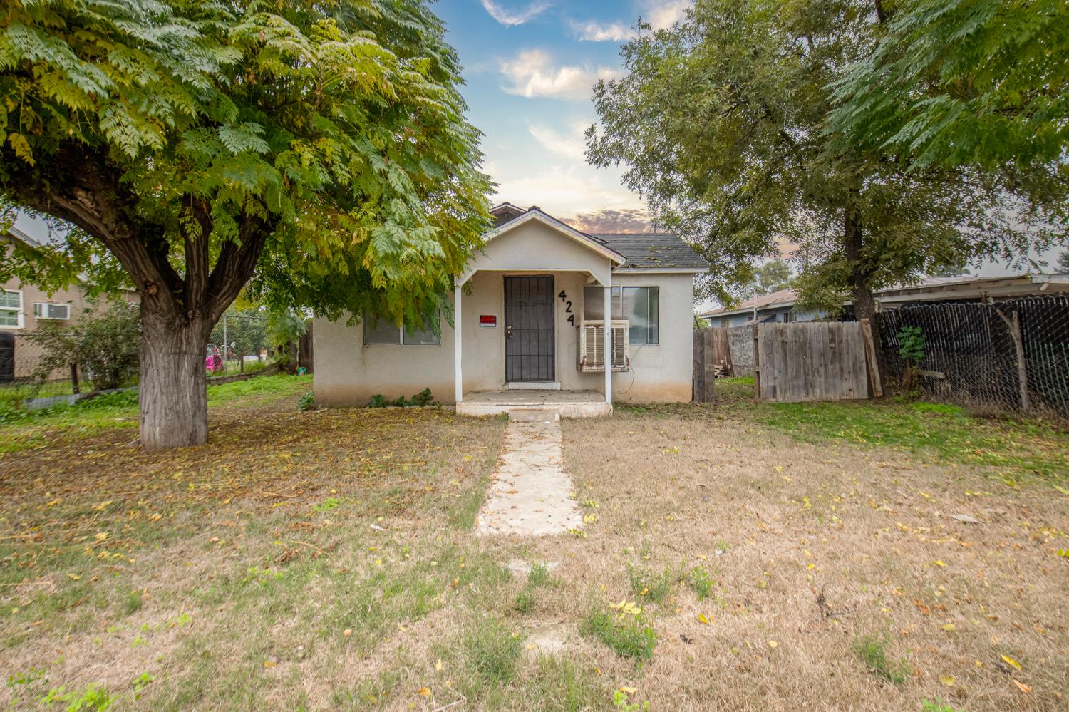 424 Morton Ave, Sanger, CA 93657
