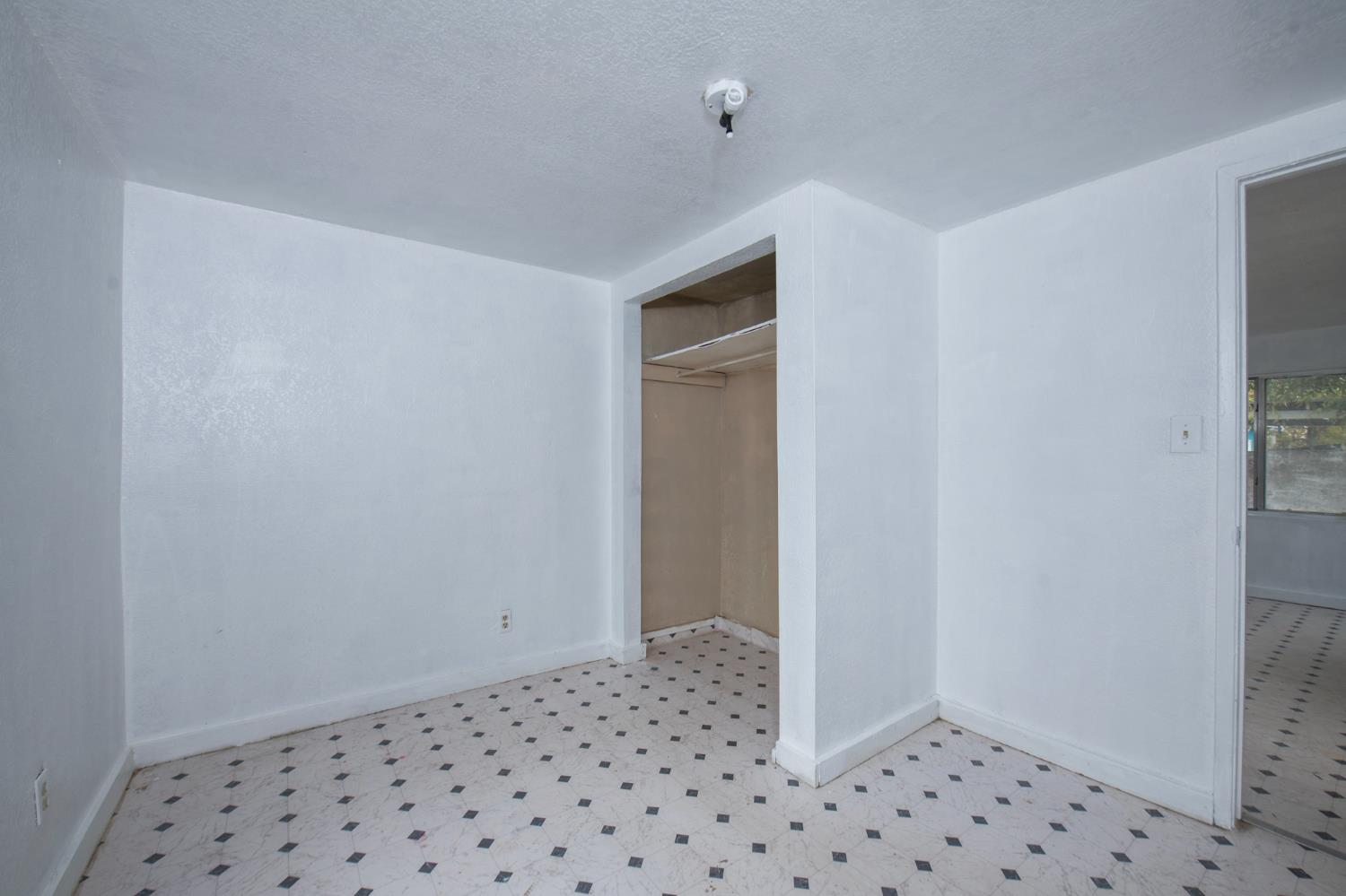 424 Morton Ave, Sanger, CA 93657