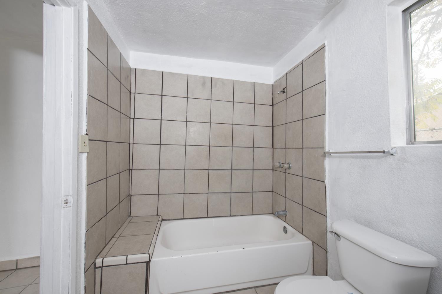 424 Morton Ave, Sanger, CA 93657