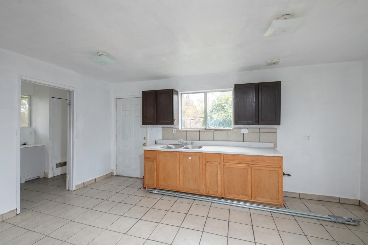 424 Morton Ave, Sanger, CA 93657