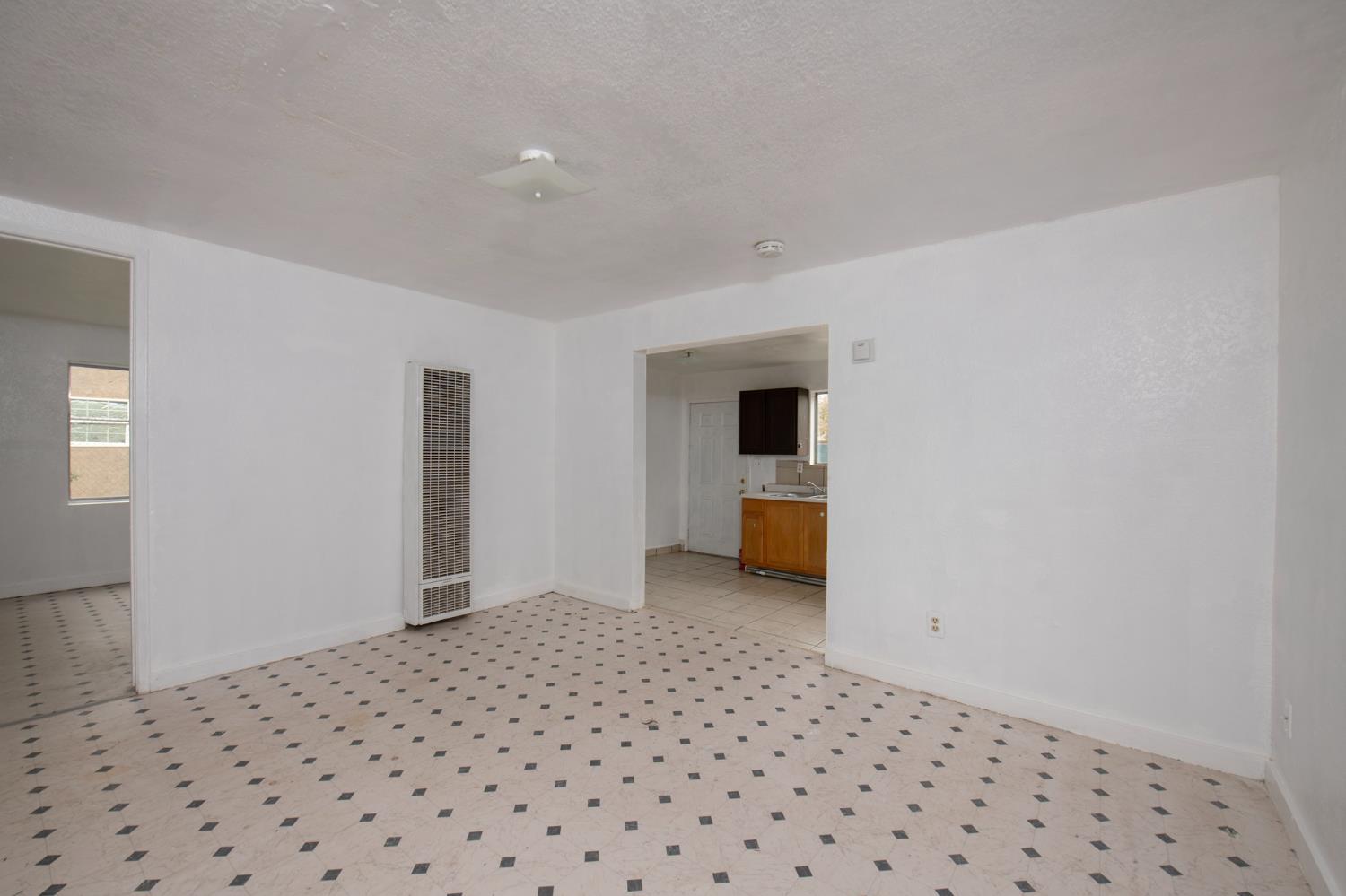 424 Morton Ave, Sanger, CA 93657