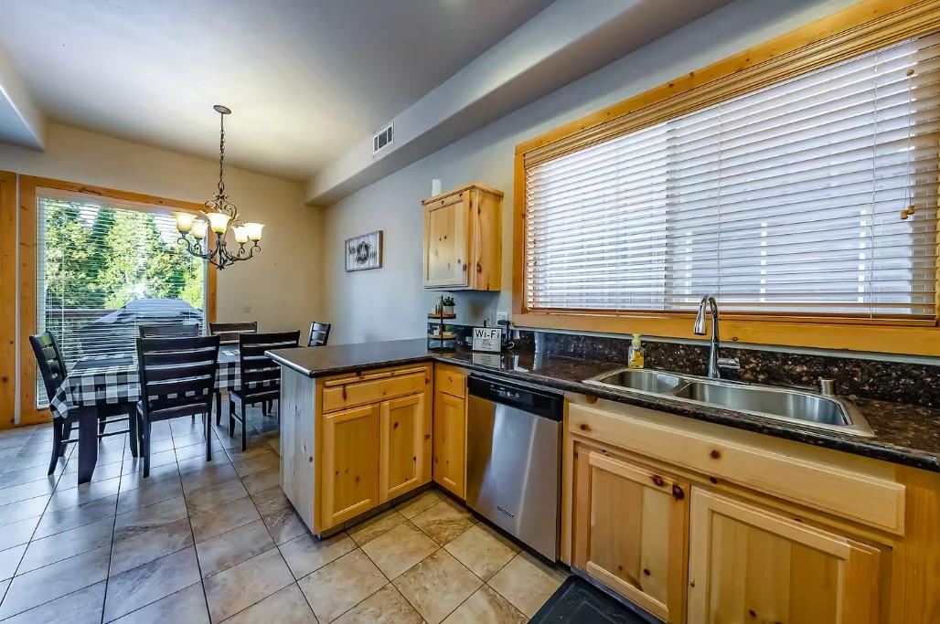 40836 Village Pass Ln, Shaver Lake, CA 93664