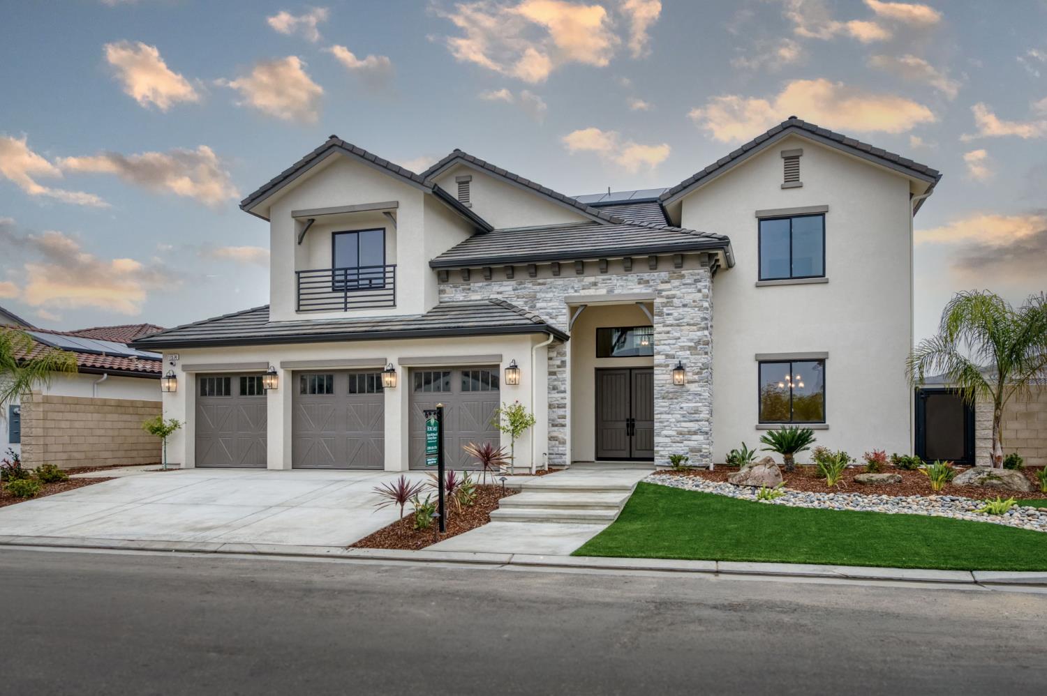 11574 N Range View Dr, Fresno, CA 93730