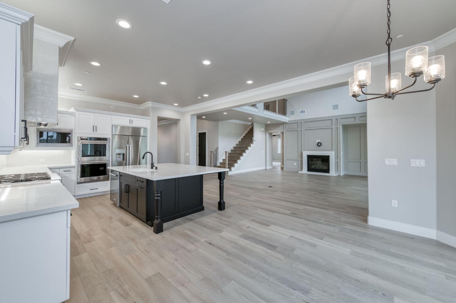 11574 N Range View Dr, Fresno, CA 93730