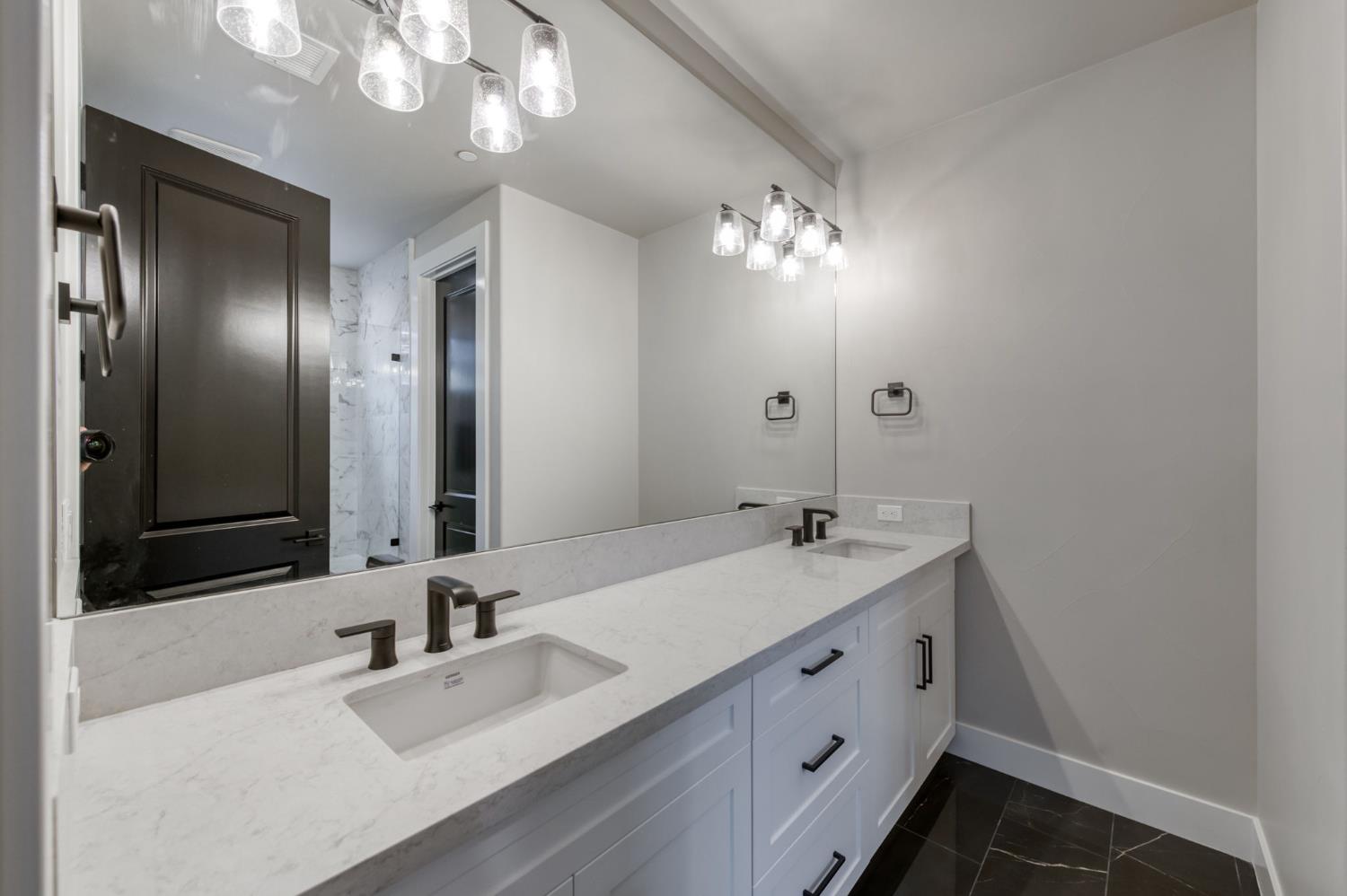 11574 N Range View Dr, Fresno, CA 93730