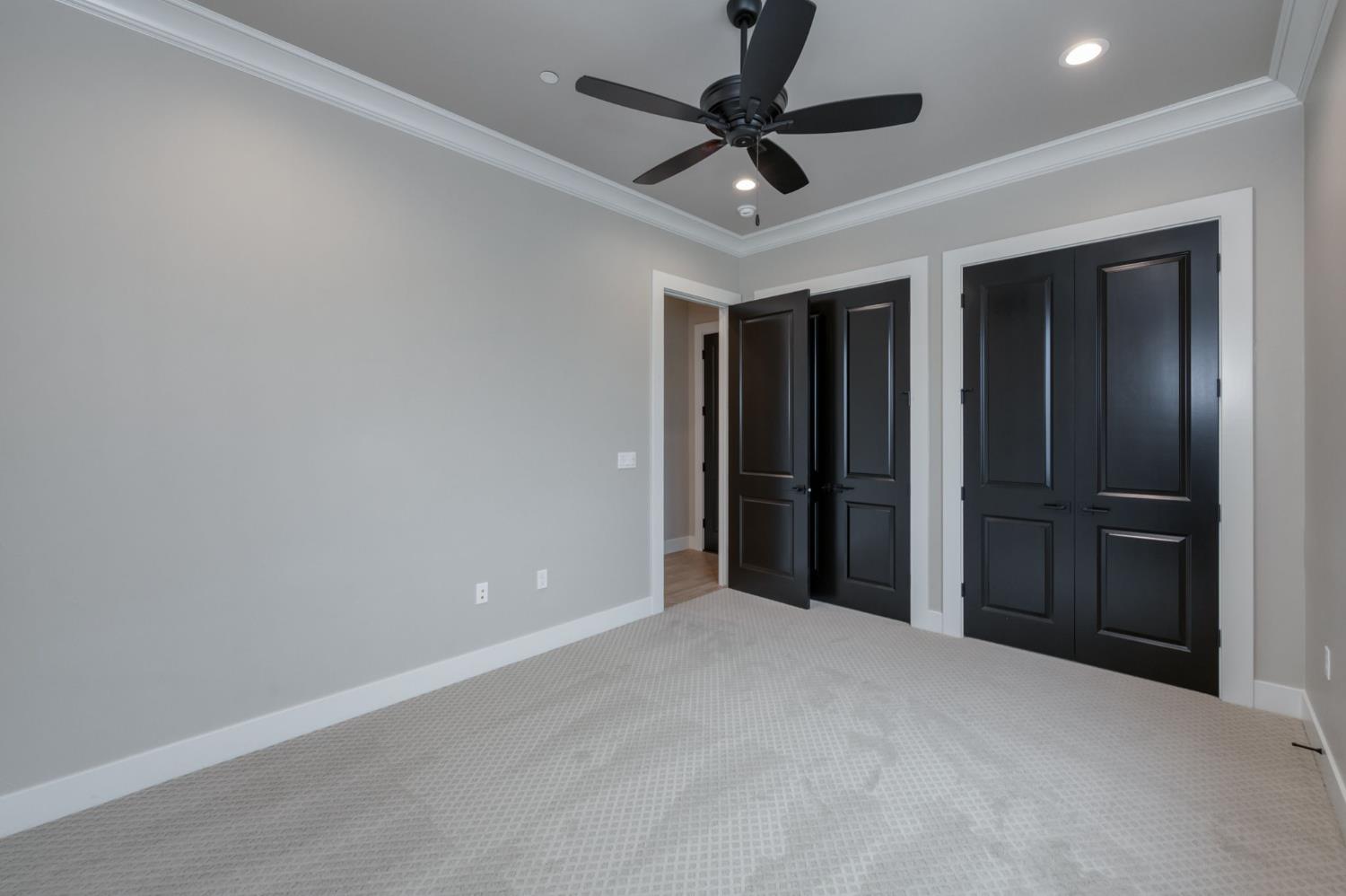 11574 N Range View Dr, Fresno, CA 93730