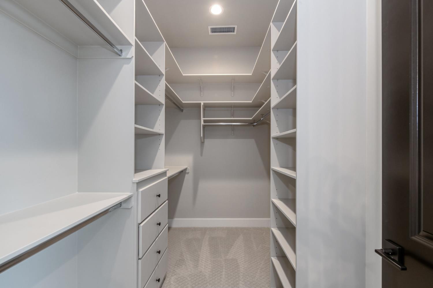 11574 N Range View Dr, Fresno, CA 93730