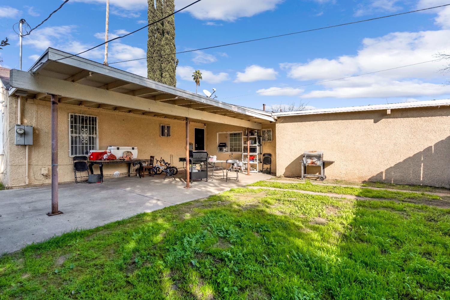 4136 E Madison Ave, Fresno, CA 93702