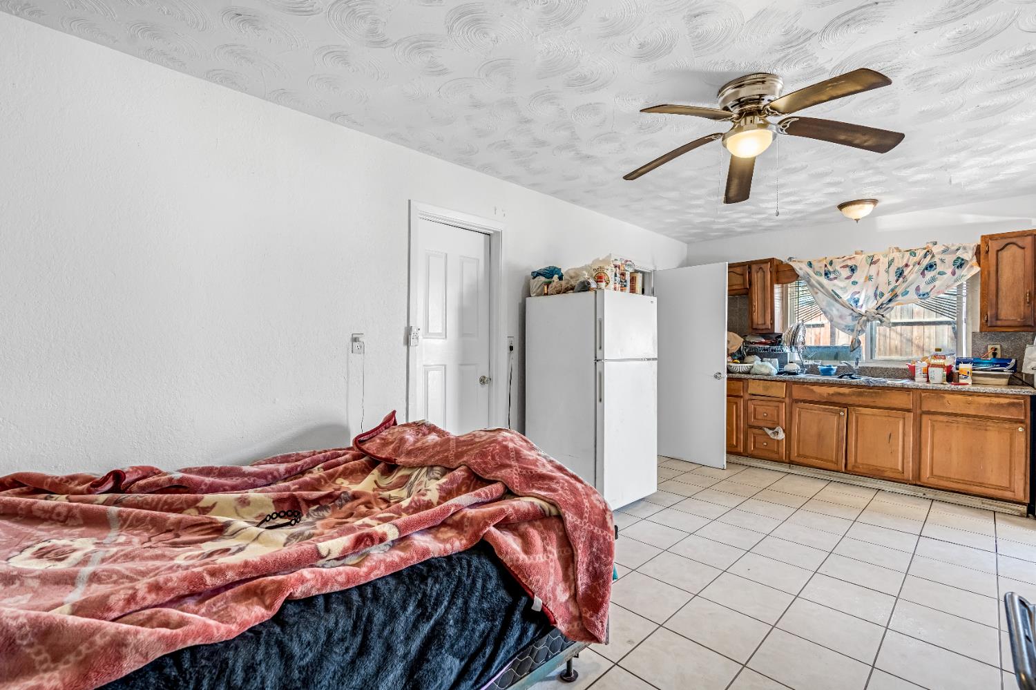 4136 E Madison Ave, Fresno, CA 93702