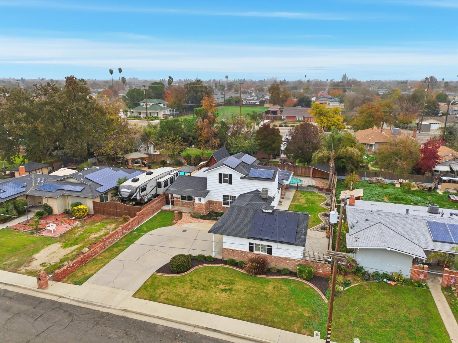 2111 Carter Way, Hanford, CA 93230