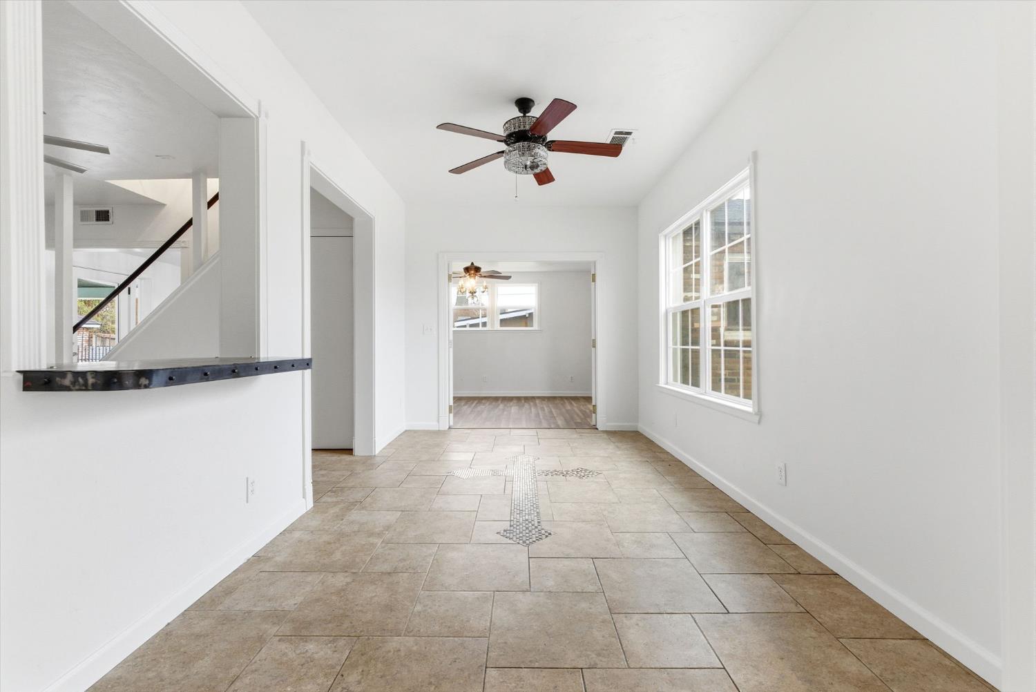 2111 Carter Way, Hanford, CA 93230