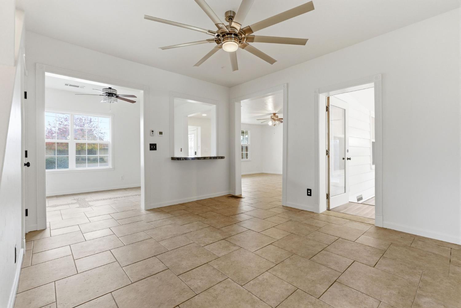 2111 Carter Way, Hanford, CA 93230