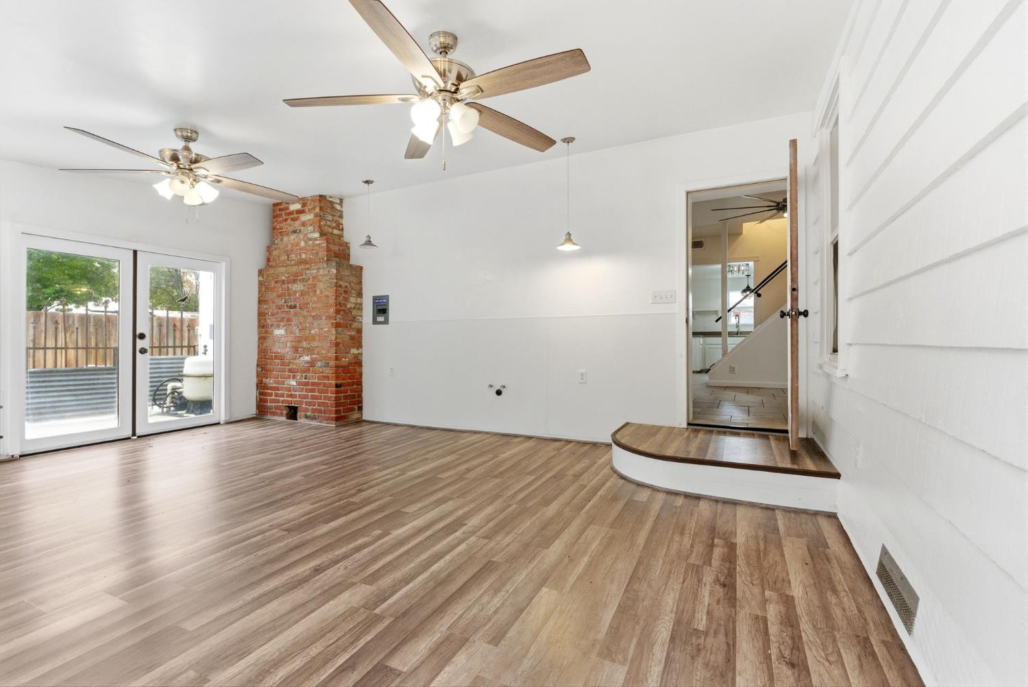 2111 Carter Way, Hanford, CA 93230