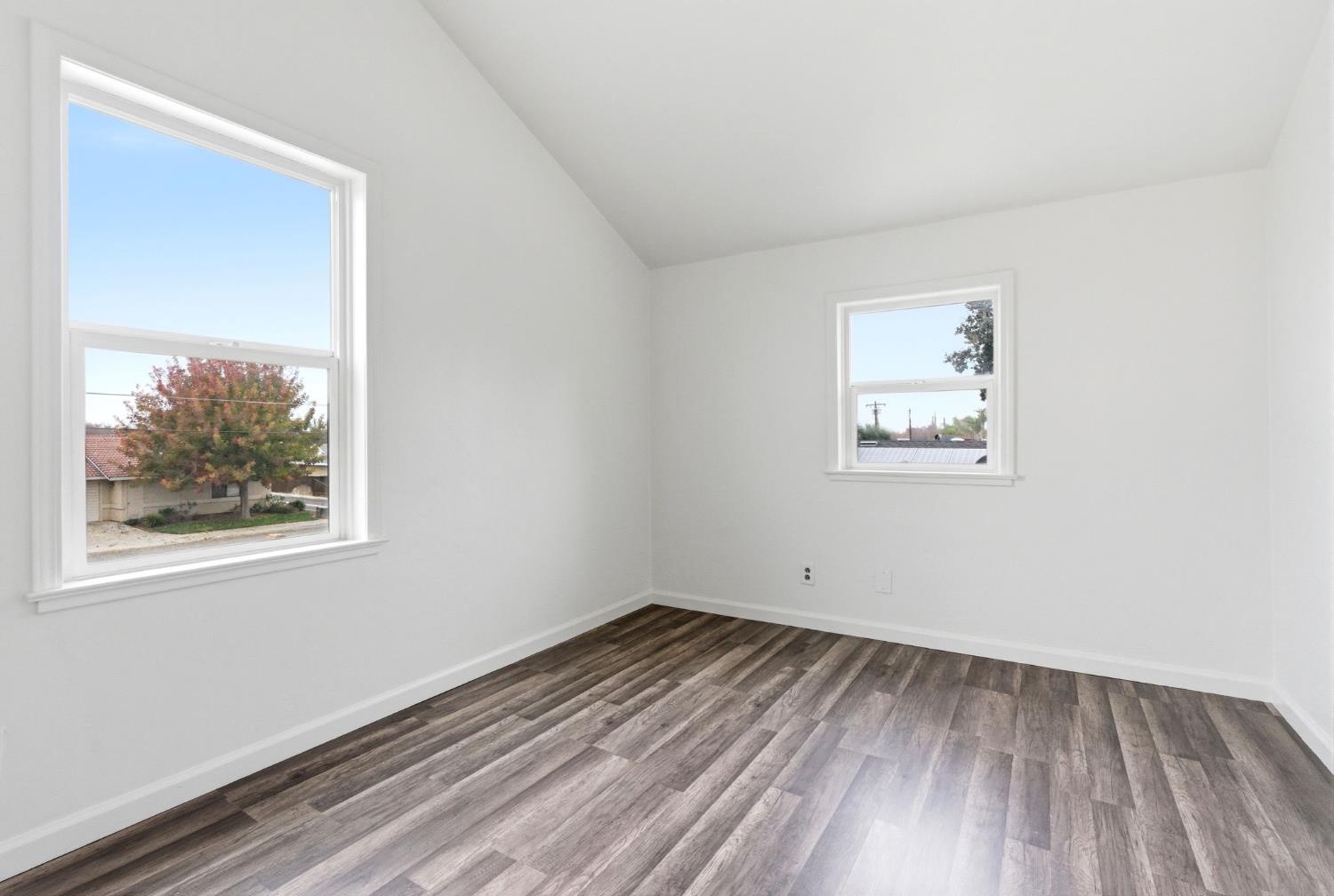 2111 Carter Way, Hanford, CA 93230