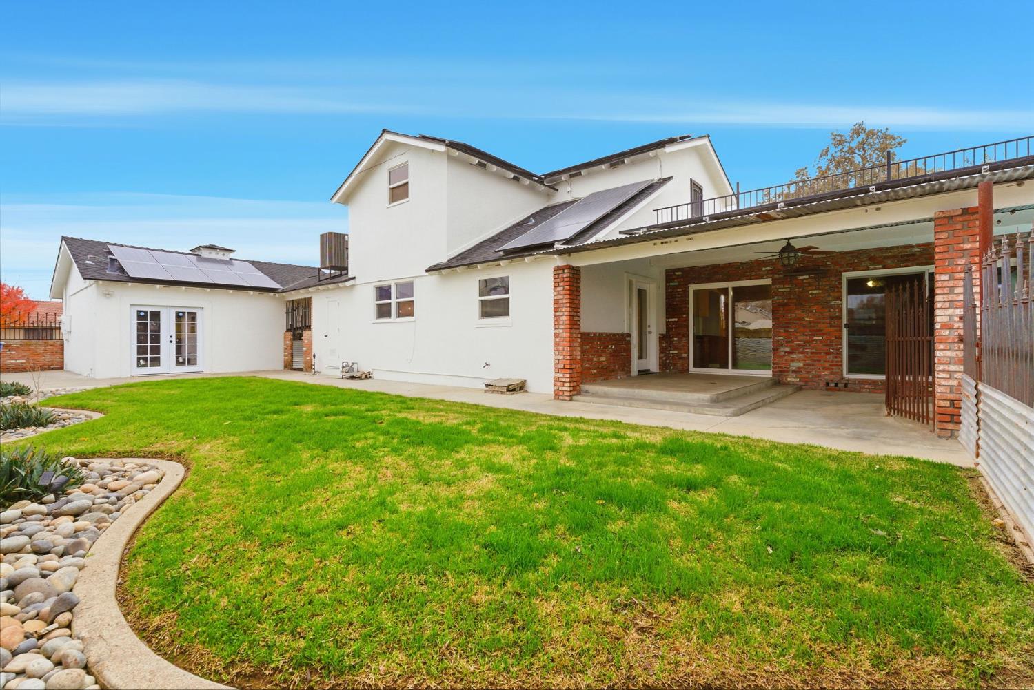 2111 Carter Way, Hanford, CA 93230