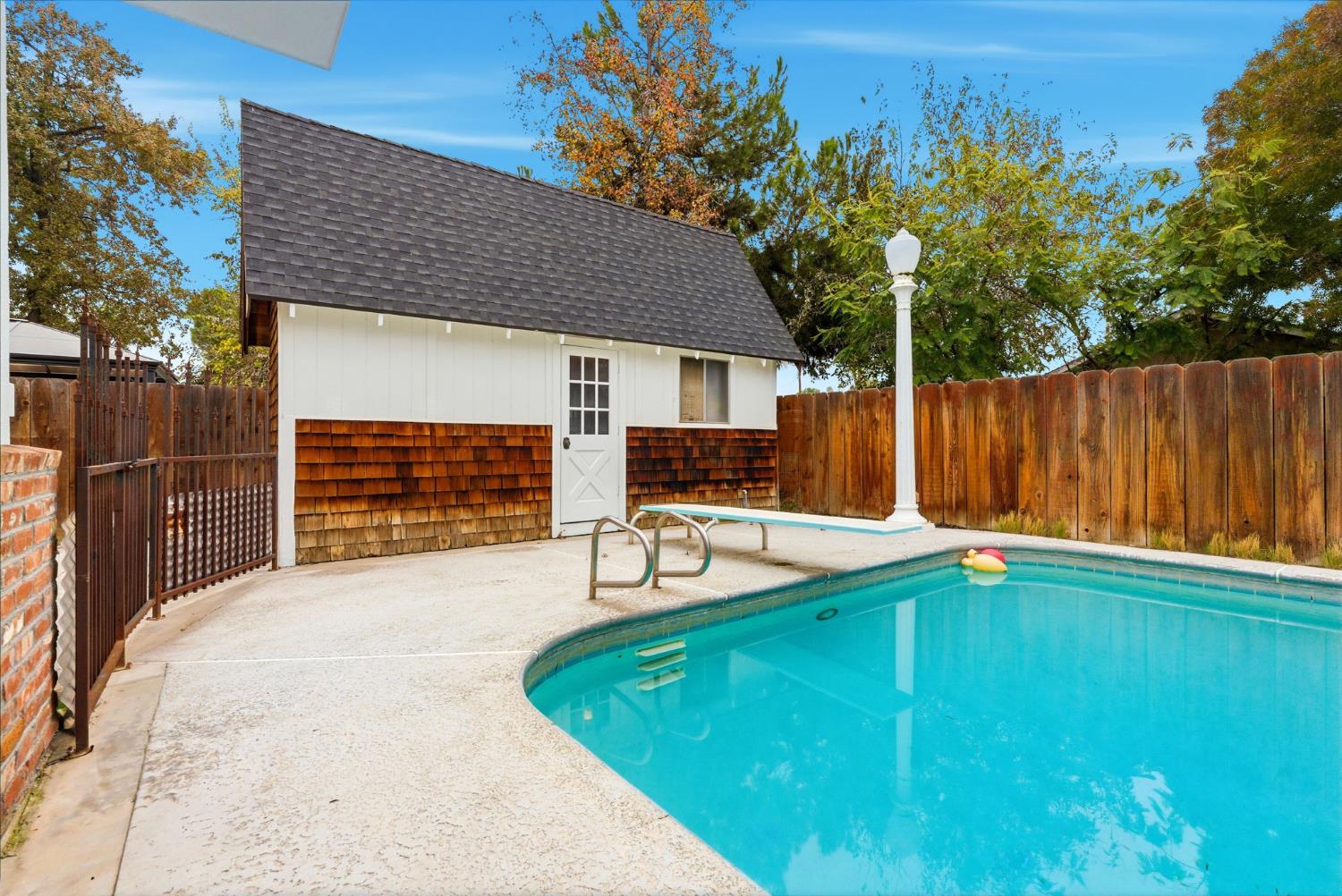 2111 Carter Way, Hanford, CA 93230