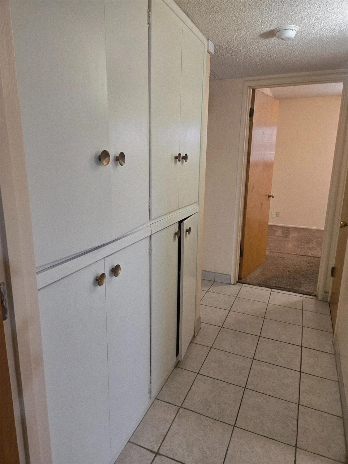 1448 E Akers Way, Dinuba, CA 93618