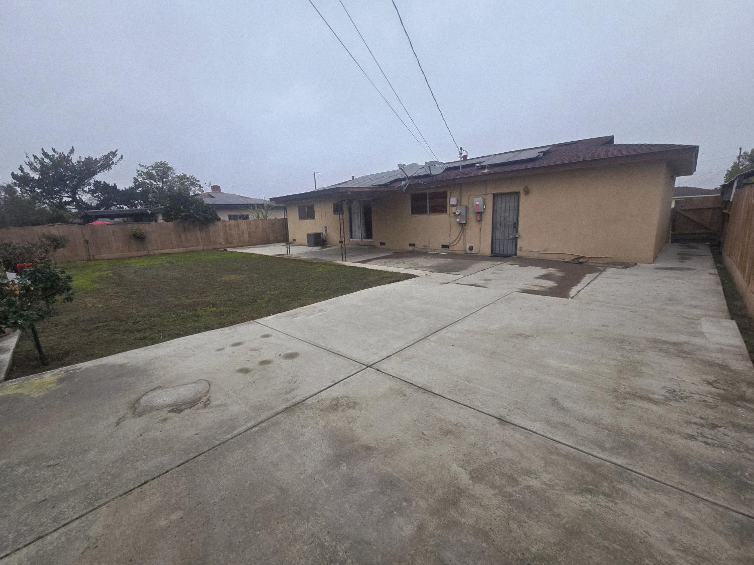 1448 E Akers Way, Dinuba, CA 93618